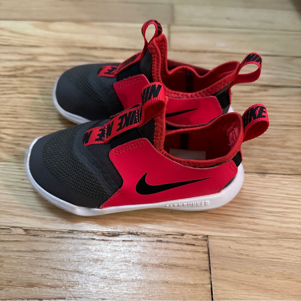 NIKE FLEXRUNNER TODDLER SNEAKERS